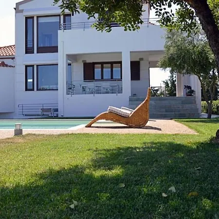Sobre - Spacious And Comfortable. * Kounoupidhiana