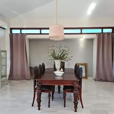 Sobre - Spacious And Comfortable. Kounoupidhiana